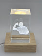 3D-Kristall Portrait "Dart-Spieler" (K9 Glas, 50x50x80mm, beleuchtet)