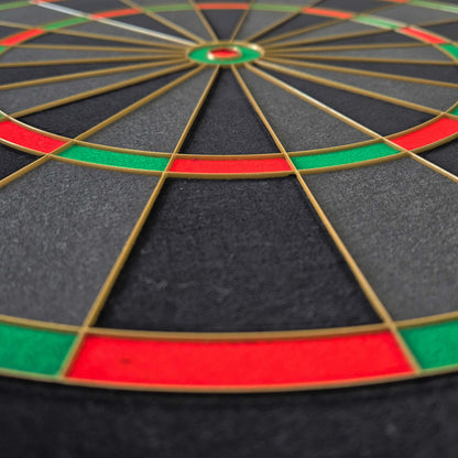 Bulls NL Advantage Black-Edition Dartboard an der Wand montiert